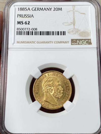 万国钱币拍卖第052期 - NGC MS62 1885年德国普鲁士威廉一世短翅20马克金币 柏林厂铸顶级金光短翅 7.96g 900金