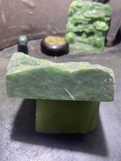 天然原皮和田玉碧玉原石一颗， 天然原皮和田玉碧玉原石一颗，