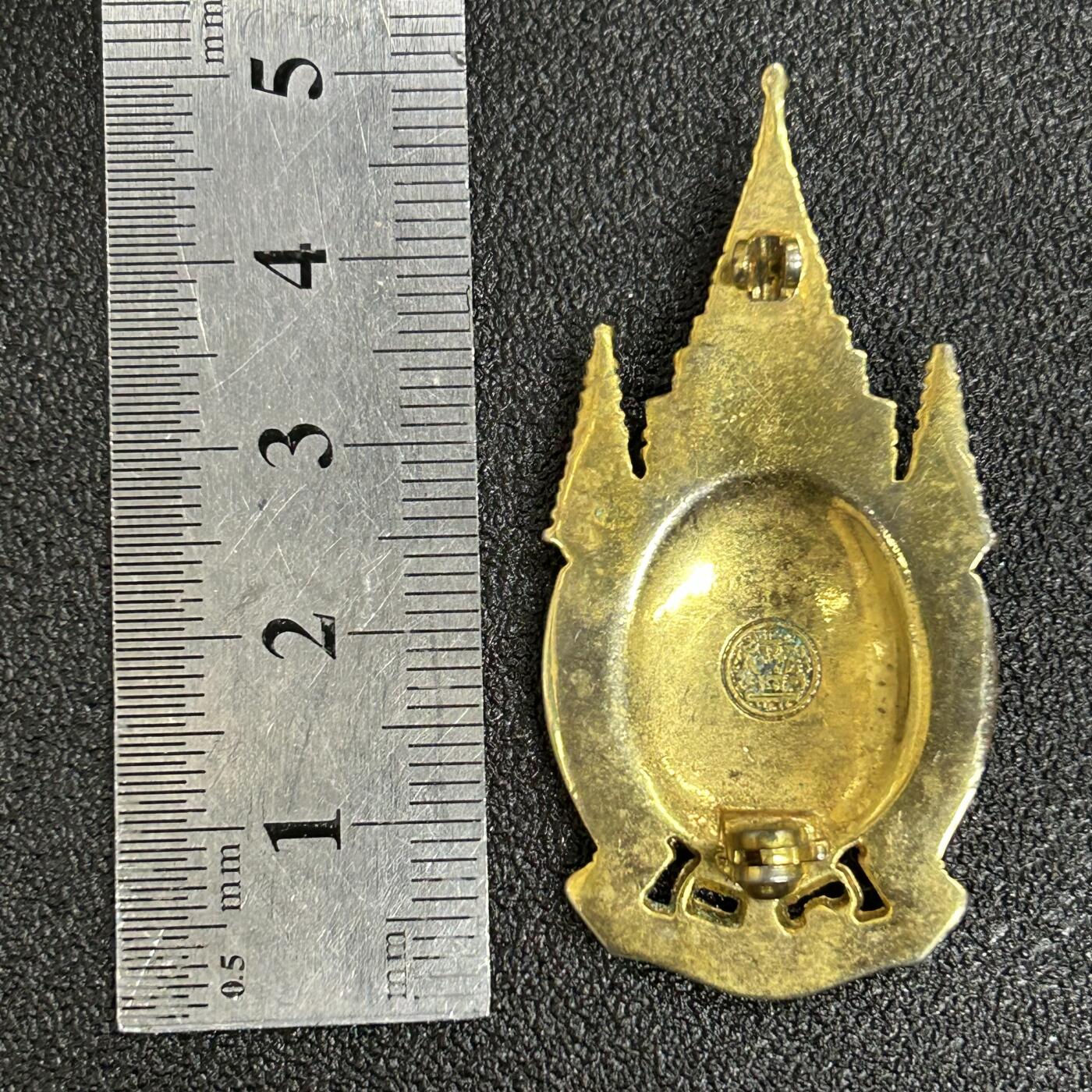 西秦中古拍卖第五十六期 泰国 泰皇拉玛九世80岁生日大典皇家胸针 大型 背面有标
