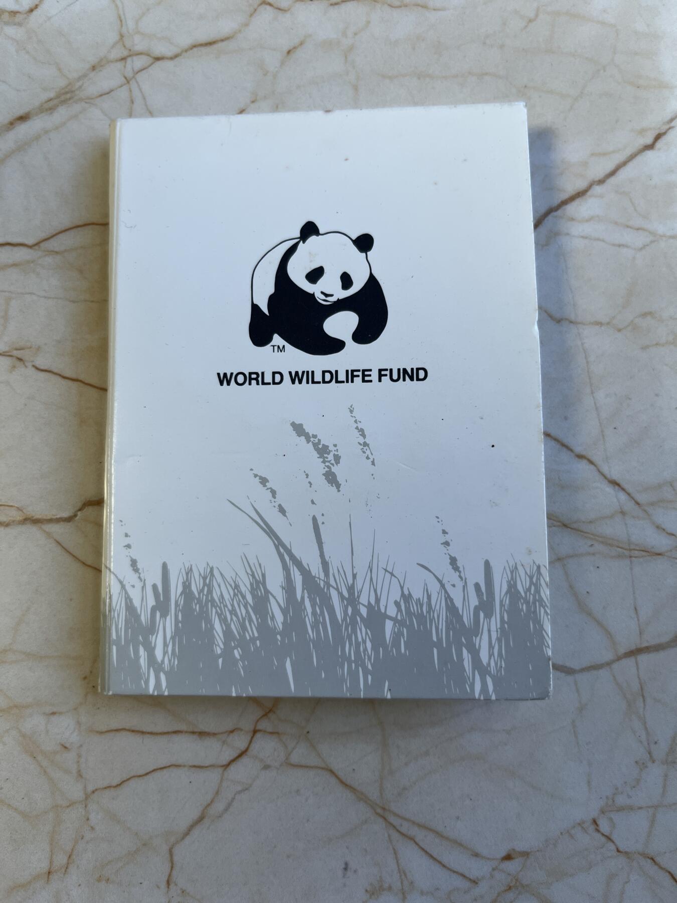 第173期拍卖【长期征集拍品】 卡装特克斯和凯科斯1988年野生动物基金会蜥蜴纪念银币，925银，28.28克，发行25000枚，有瑕疵