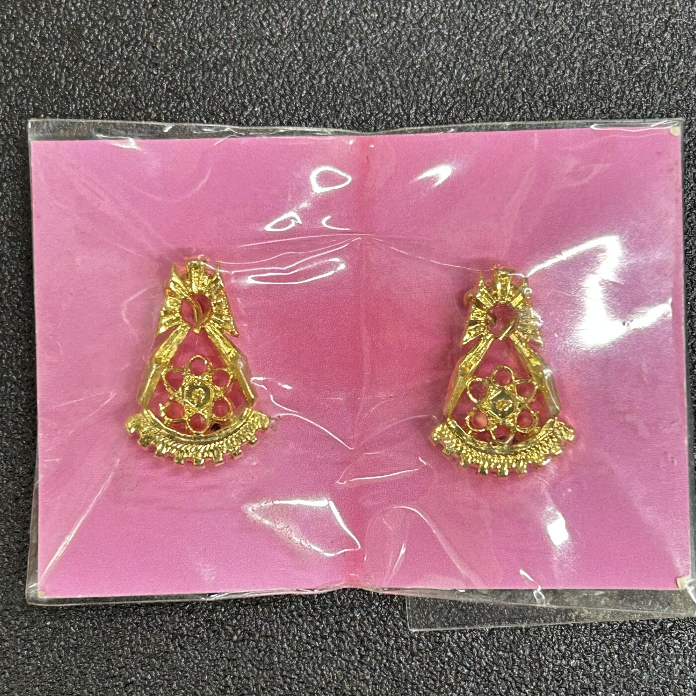 西秦中古拍卖第五十六期 泰国皇家公务员礼服领章一套 科技部 带原包装