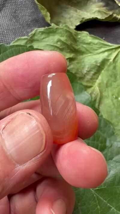 零元拍：南红玛瑙桶珠，约5.7克，23/12MM，颜色以实物为准。