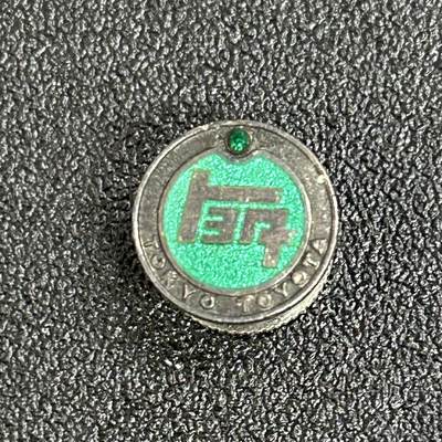 西秦中古拍卖第五十六期 - 日本昭和时代纯银纪念章 银制 有银标 重1.9克