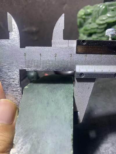 天然原皮和田玉碧玉原石一颗， 天然原皮和田玉碧玉原石一颗，