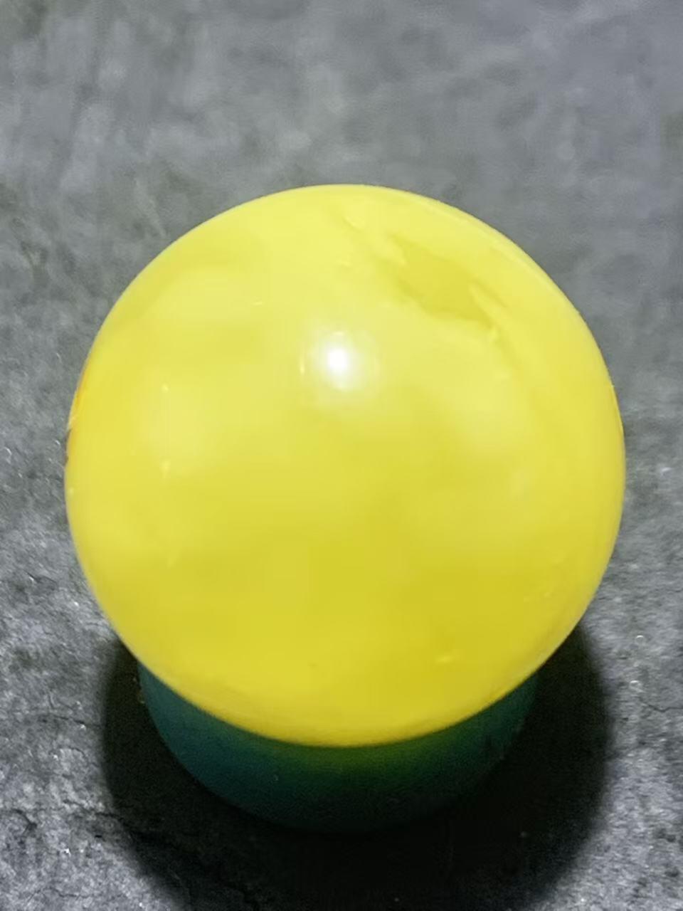 天然乌克兰原矿蜜蜡圆珠一颗 蜡色浓郁 原矿无优化 通货特价一颗，