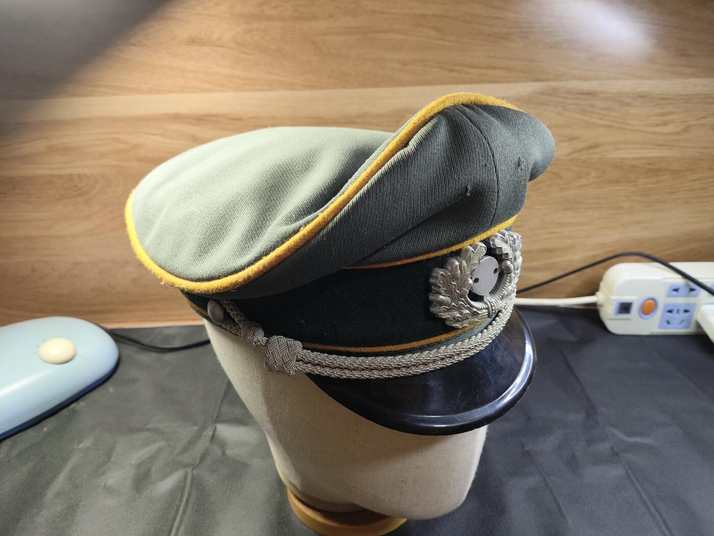 新时代收藏徽章红藏拍卖(第二十五场)  徽章纸品证书杂项 二战魏玛共和国骑兵大檐帽 58头围 马裤呢材质