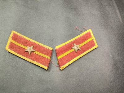 新时代收藏徽章红藏拍卖(第二十五场)  徽章纸品证书杂项 - 少尉领章