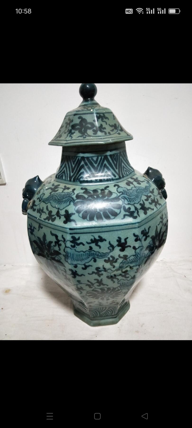 清代道光年  开片青花 【将军罐】底部有冲 不缺肉，尺寸大 重17斤半，其余品相不错  非常罕见难得，收藏价值极高，包老！