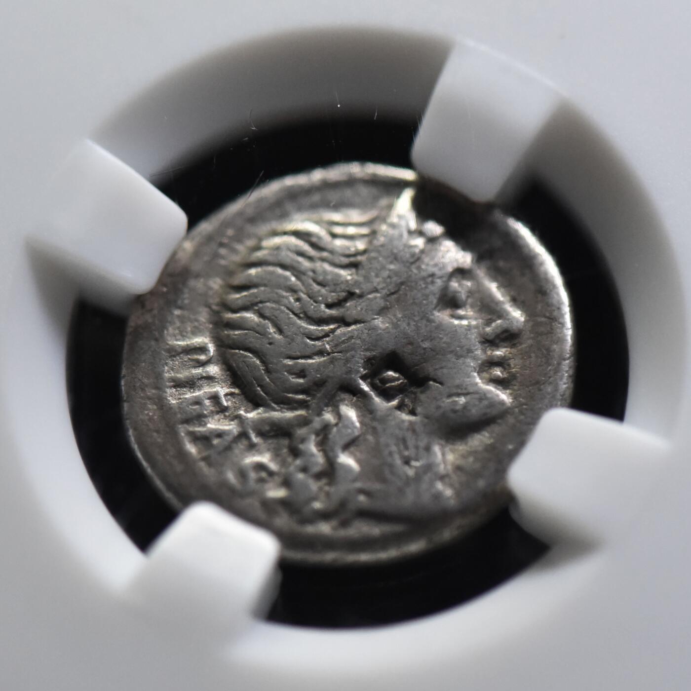 【良泉】【国庆精品场】10月2日晚19.30点开拍！ 222组，西方古代钱币、印章专场 公元前108-107年【古罗马】共和时代，西西里火山爆发——安菲诺姆斯救父，第纳尔银币，3.57克