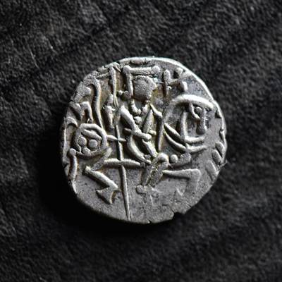 【良泉】【国庆精品场】10月2日晚19.30点开拍！ 222组，西方古代钱币、印章专场 - 公元850-970年【萨希王朝】萨曼塔·提婆【喀布尔地方版】，骑士银币，3.22克