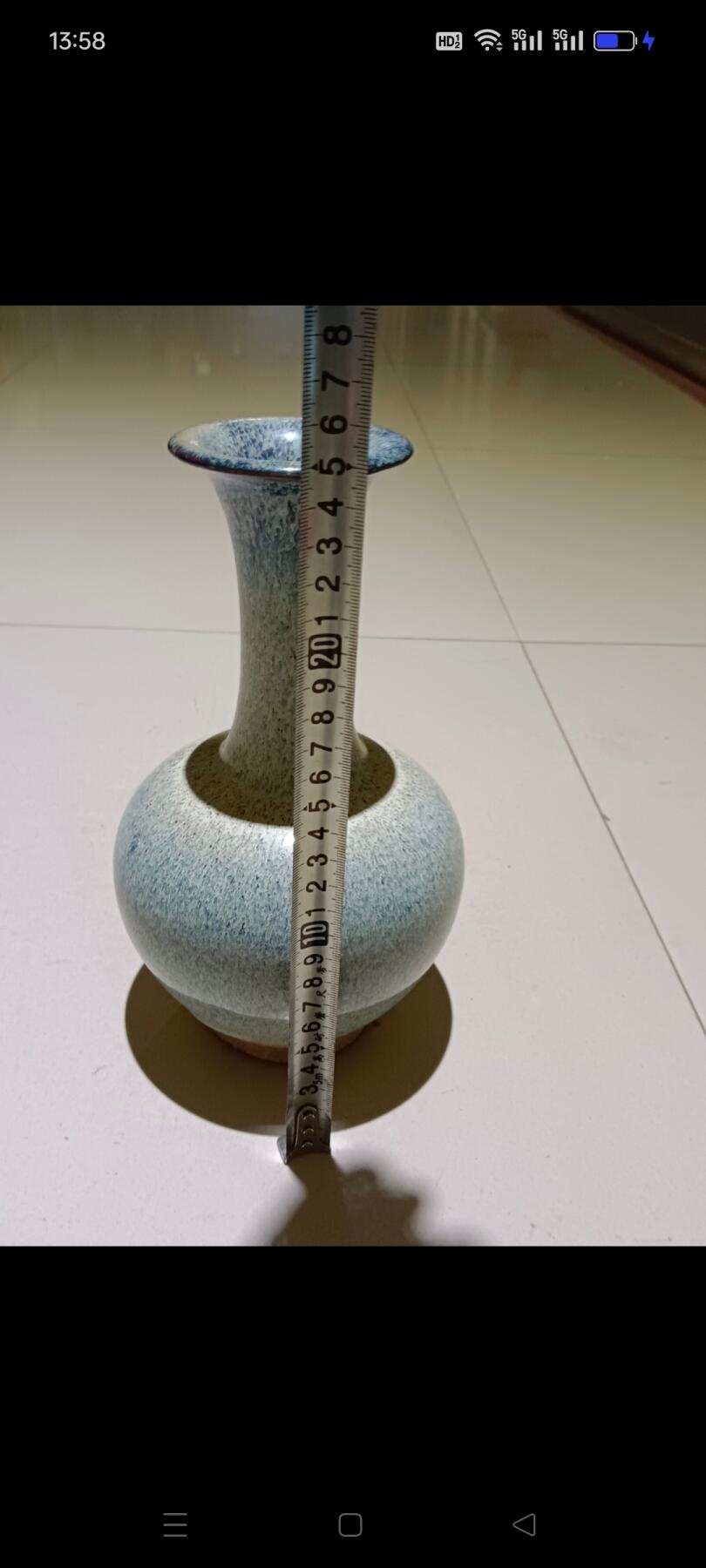 老钧釉长颈瓶，釉水一流，造型精美，保存完好，品相一流