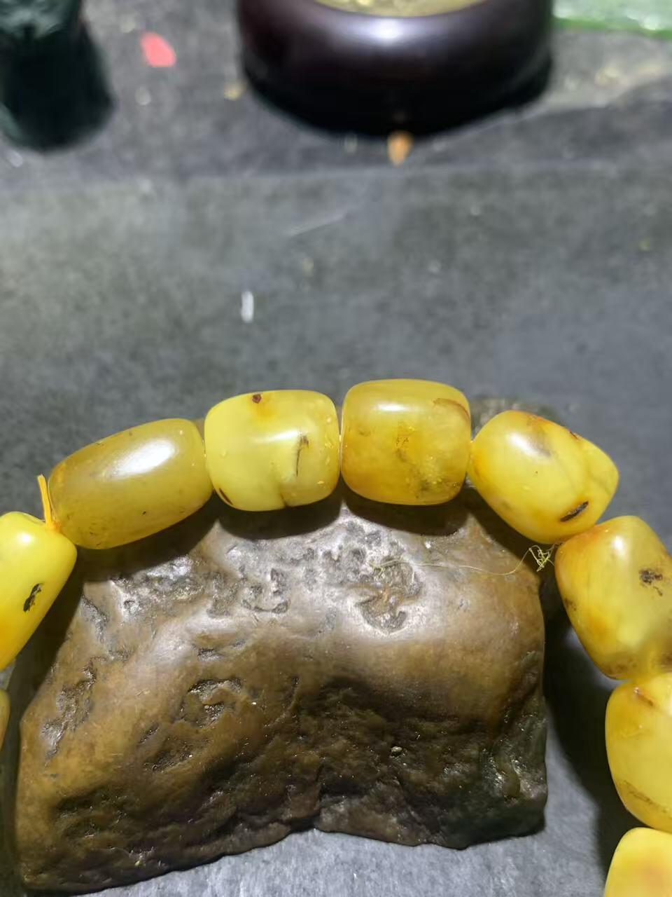 天然乌克兰蜜蜡随形手串1条！