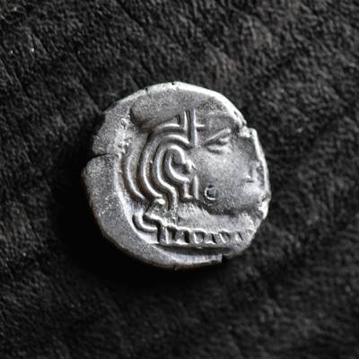 【良泉】【国庆精品场】10月2日晚19.30点开拍！ 222组，西方古代钱币、印章专场 - 公元3世纪【西郡太守】西萨特拉普王朝，背三拱佛丘、星月，银币，2.29克