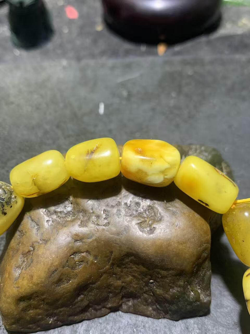 天然乌克兰蜜蜡随形手串1条！