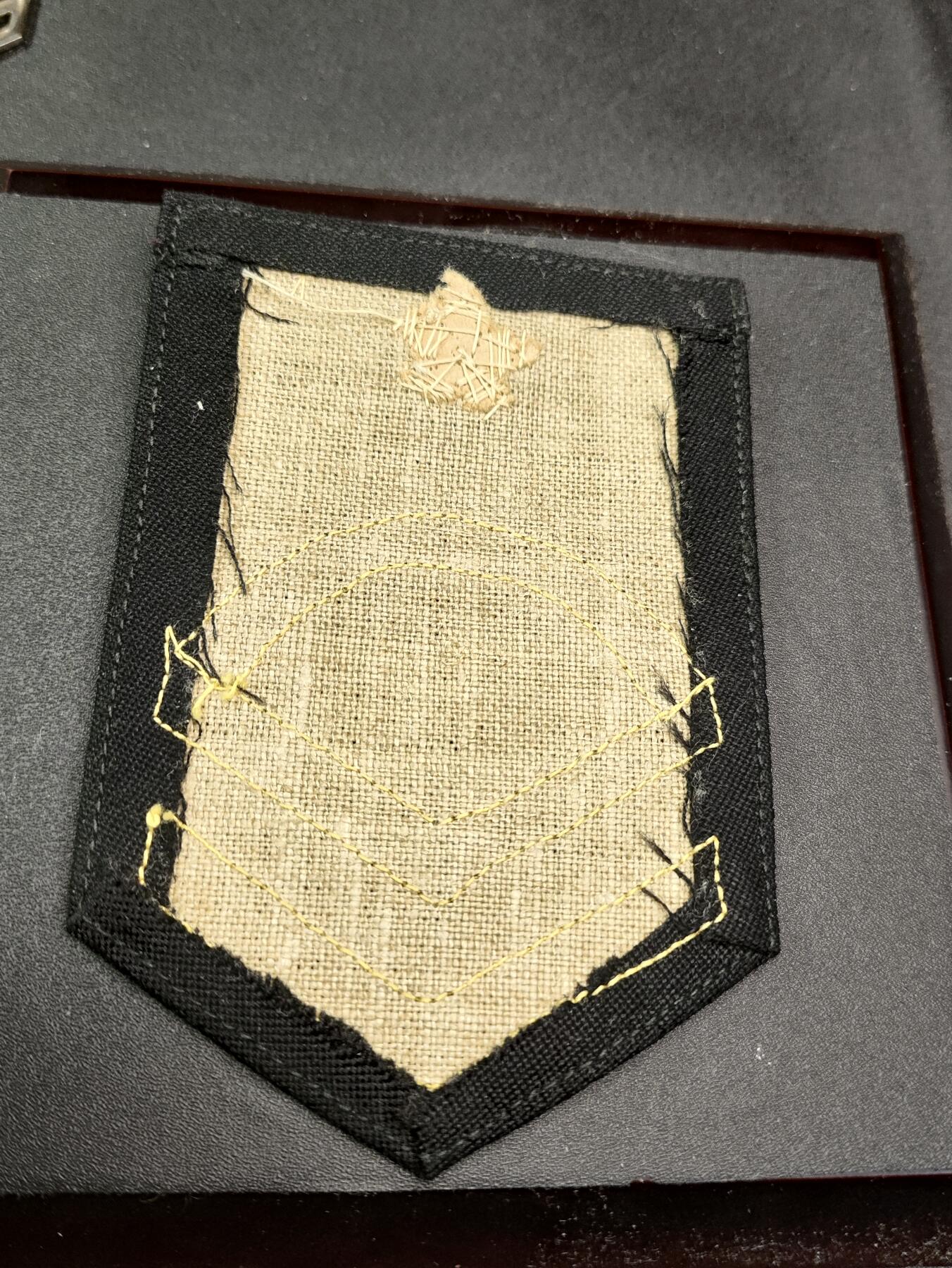 新时代收藏徽章红藏拍卖(第二十五场)  徽章纸品证书杂项 日本海上自卫队士官金属丝刺绣臂章