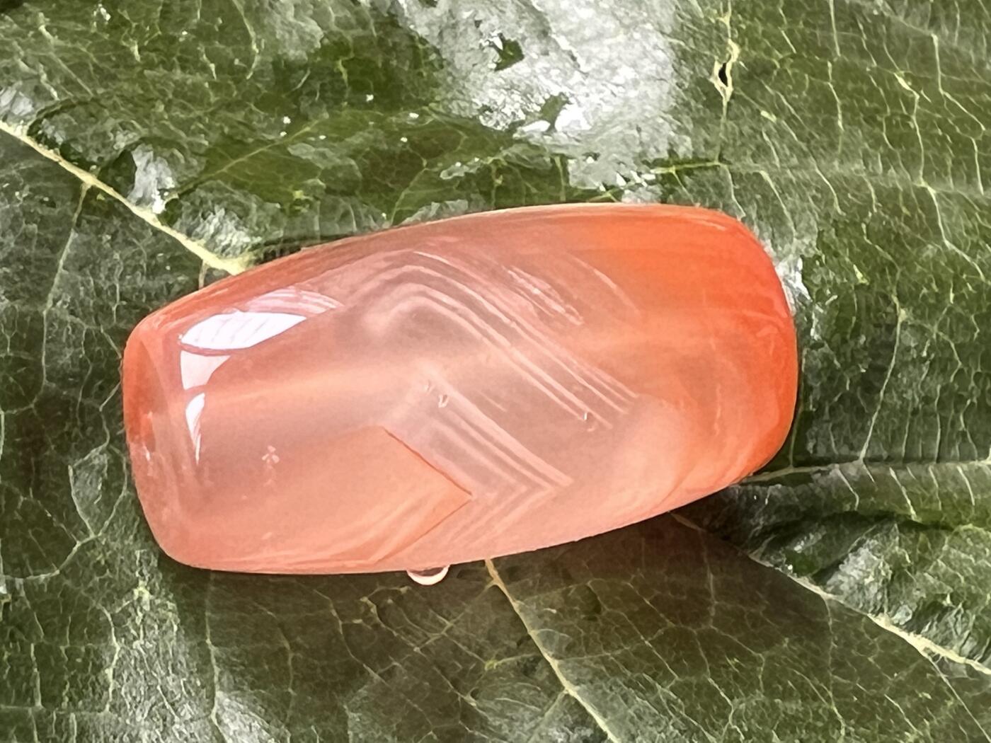 零元拍：南红玛瑙桶珠，约5.7克，23/12MM，颜色以实物为准。