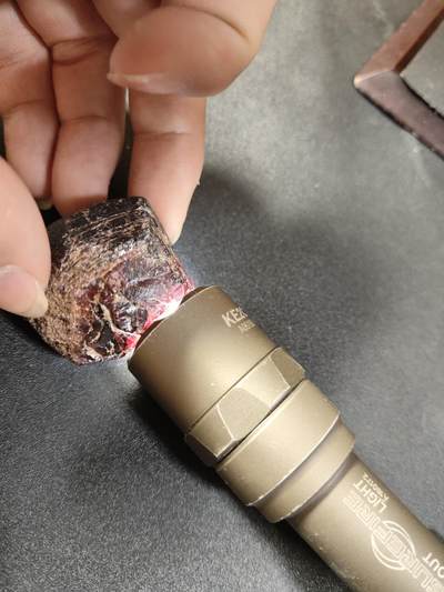 新时代收藏徽章红藏拍卖(第二十五场)  徽章纸品证书杂项 - 新疆宝石矿物标本 石榴石标本 很通透颜色好看 54克