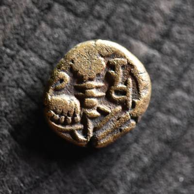 【良泉】【国庆精品场】10月2日晚19.30点开拍！ 222组，西方古代钱币、印章专场 - 公元1063-1089年【克什米尔】哈沙拉贾“吉祥天女”铜币，5.35克