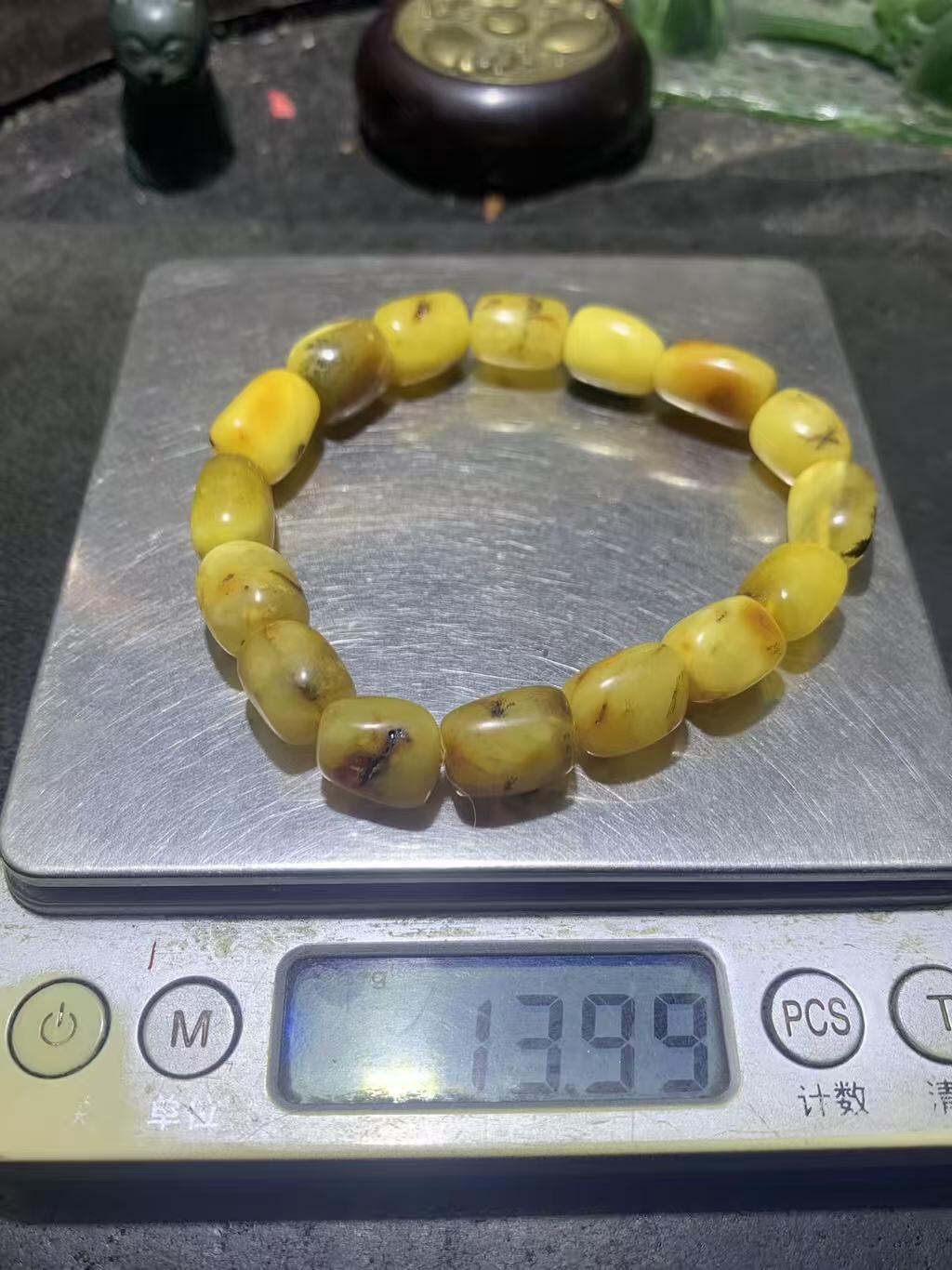 天然乌克兰蜜蜡随形手串1条！