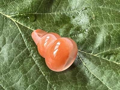 零元拍：漂亮的南红玛瑙葫芦，纯手工，尺寸约：大肚 16，小肚 12，高 23，6.5克，因为拍照环境以及光线的变化，颜色以实物为准。 - 零元拍：漂亮的南红玛瑙葫芦，纯手工，尺寸约：大肚 16，小肚 12，高 23，6.5克，因为拍照环境以及光线的变化，颜色以实物为准。