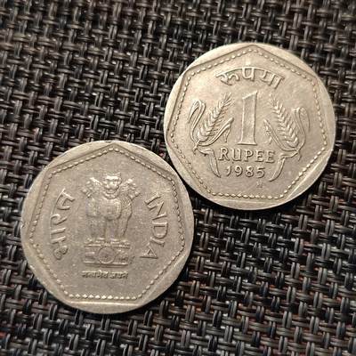 布加迪🐬～世界钱币(上海)🌾第 238 期 /  各国套币和散币 - 印度🇮🇳 1985年 1卢布 2枚