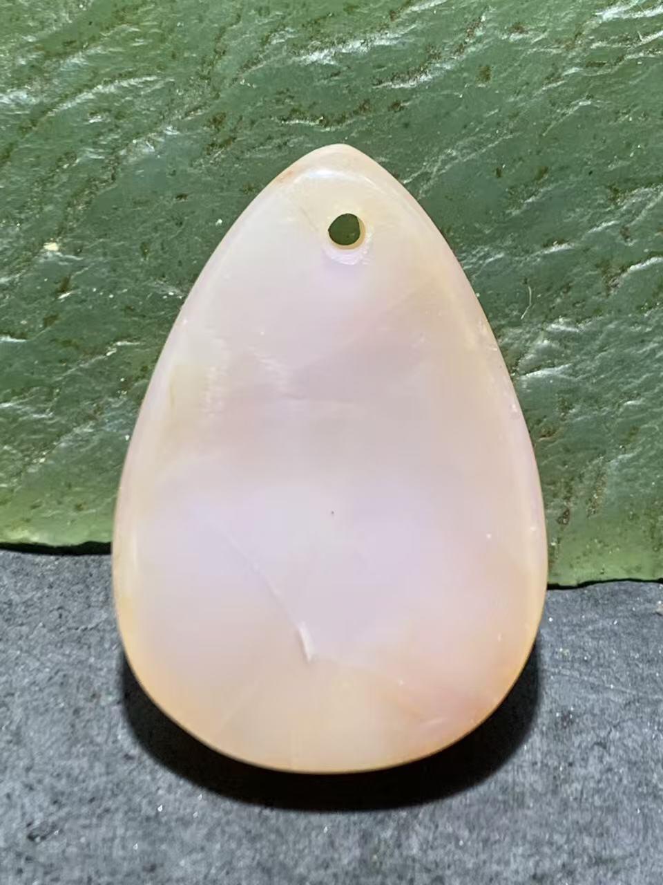 精美川料红白南红玛瑙天眼纹吊坠一个，