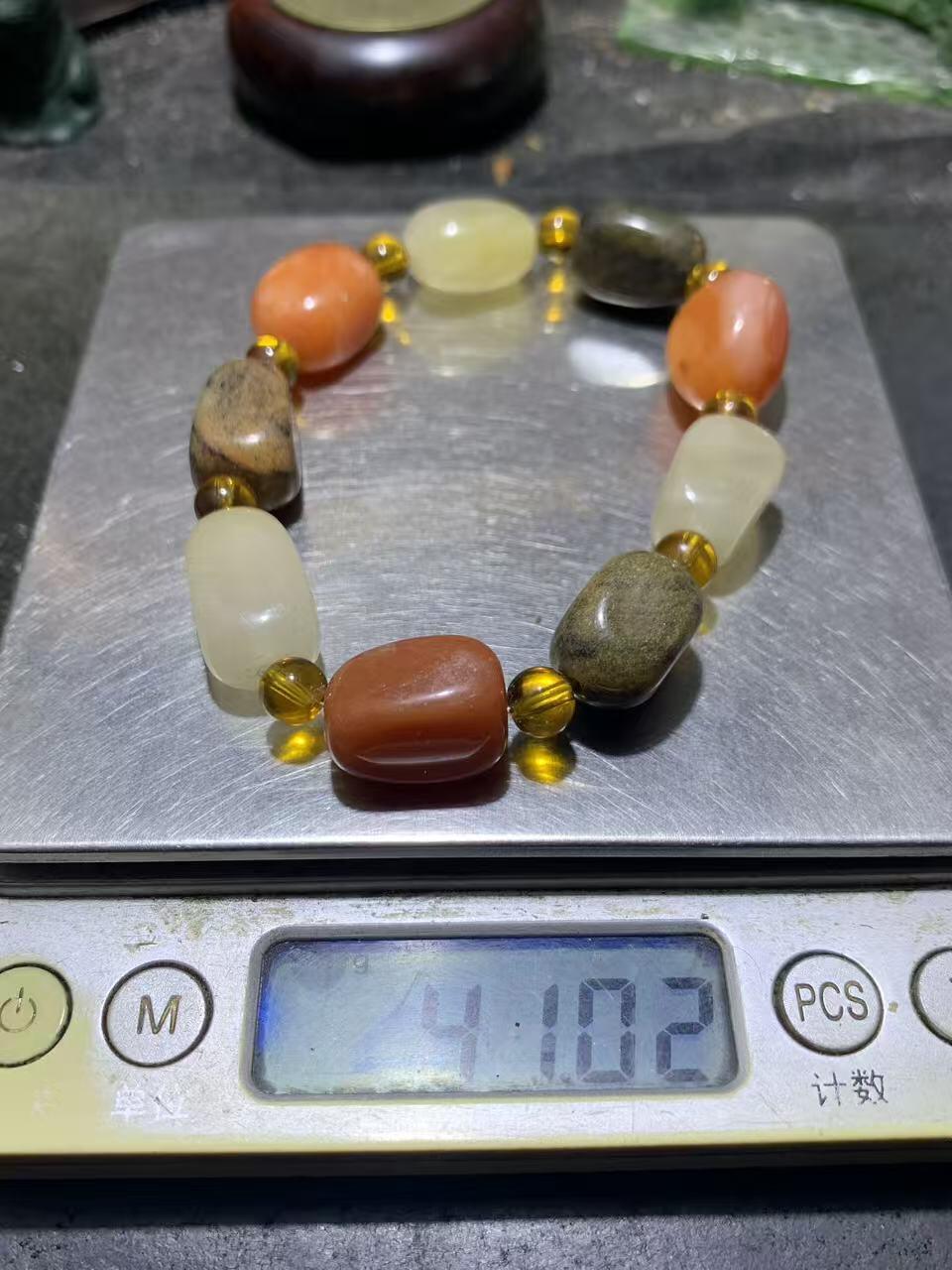 金丝玉随形单圈手串一条