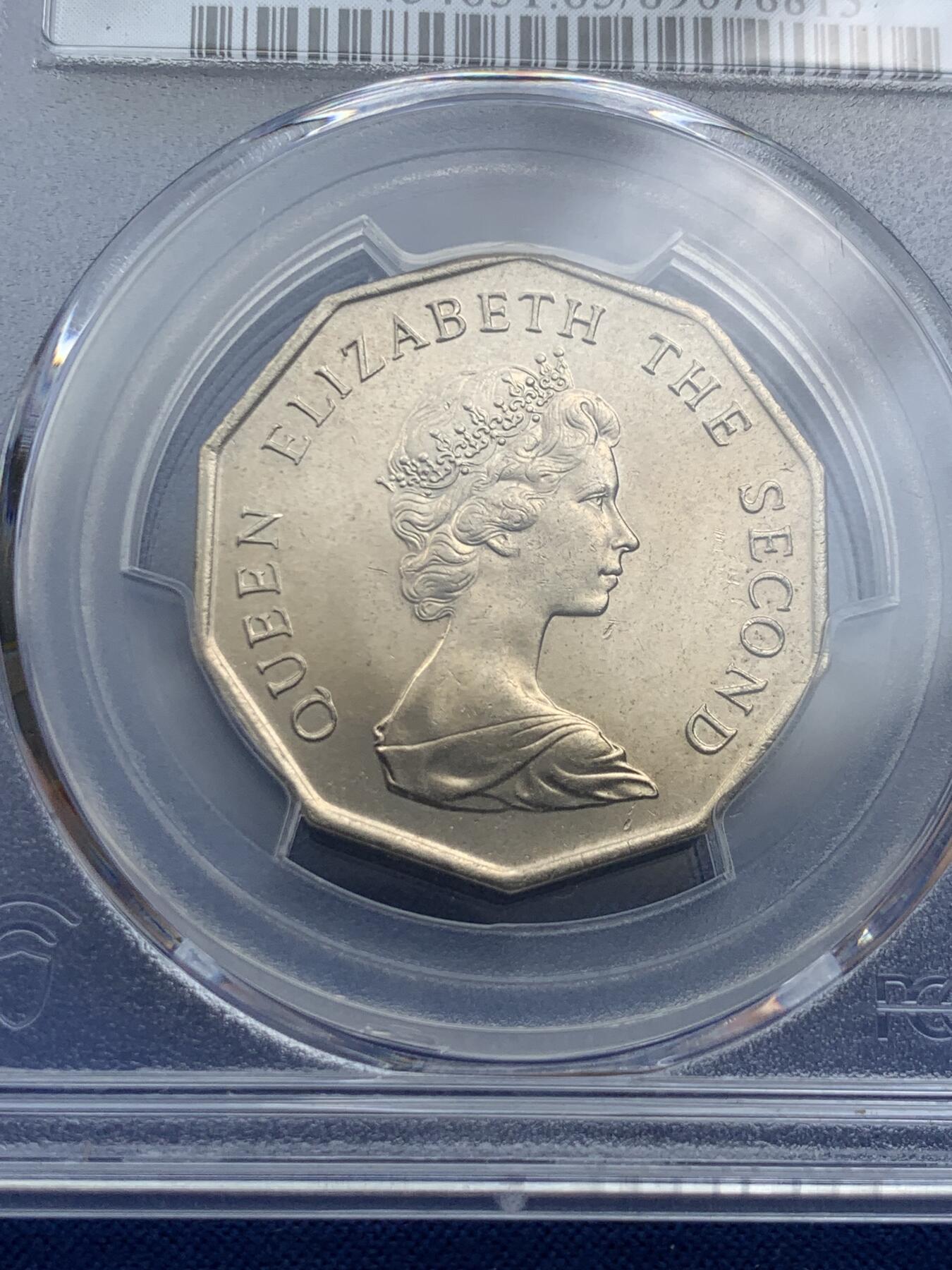 《竞宝斋》第414场 周日，周一，2场连拍 （全场包邮） PCGS MS65 香港1976年花冠女王大5元 多边形硬币 车轮光状态漂亮！高分！