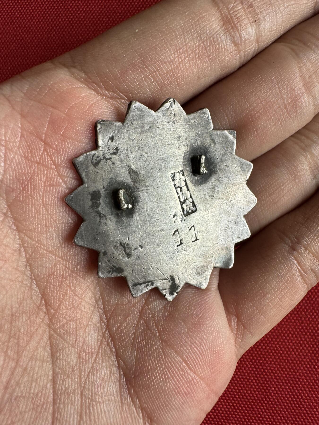 五哥徽章群   2号周二晚上八点4群联拍
