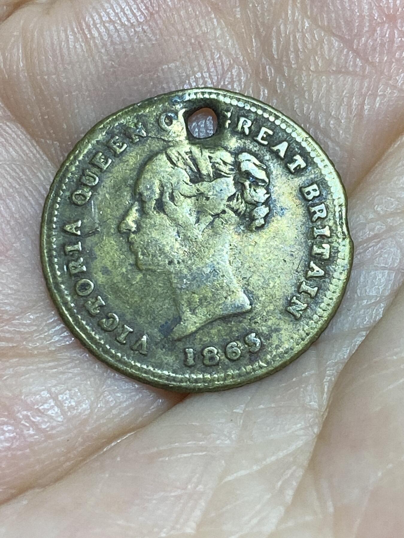 2025年第八十四场(总第一百一十场）外国好品散币(免佣金) 老打孔–英国🇬🇧1863年纪念章(维多利亚女王青年肖像，威尔士亲王黄铜纪念章)