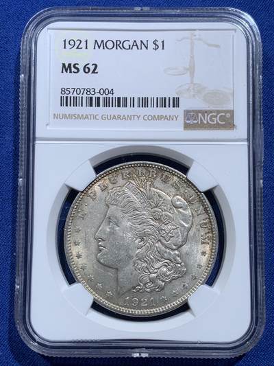 《竞宝斋》第414场 周日，周一，2场连拍 （全场包邮） - NGC MS62 美国1921年摩根1美元银币 淡彩包浆 还不错的摩根