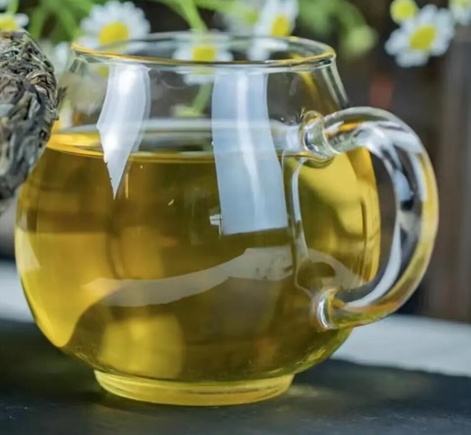 馆藏级龙票特制357克普洱生茶茶饼