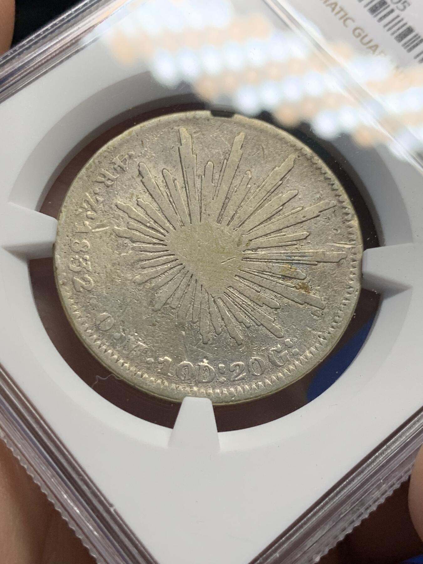 《竞宝斋》第414场 周日，周一，2场连拍 （全场包邮） NGC VGD 1832年墨西哥鹰洋4R 早期鹰洋，还是少见的4R，这种看不出清洗，但很可惜NGC没给分