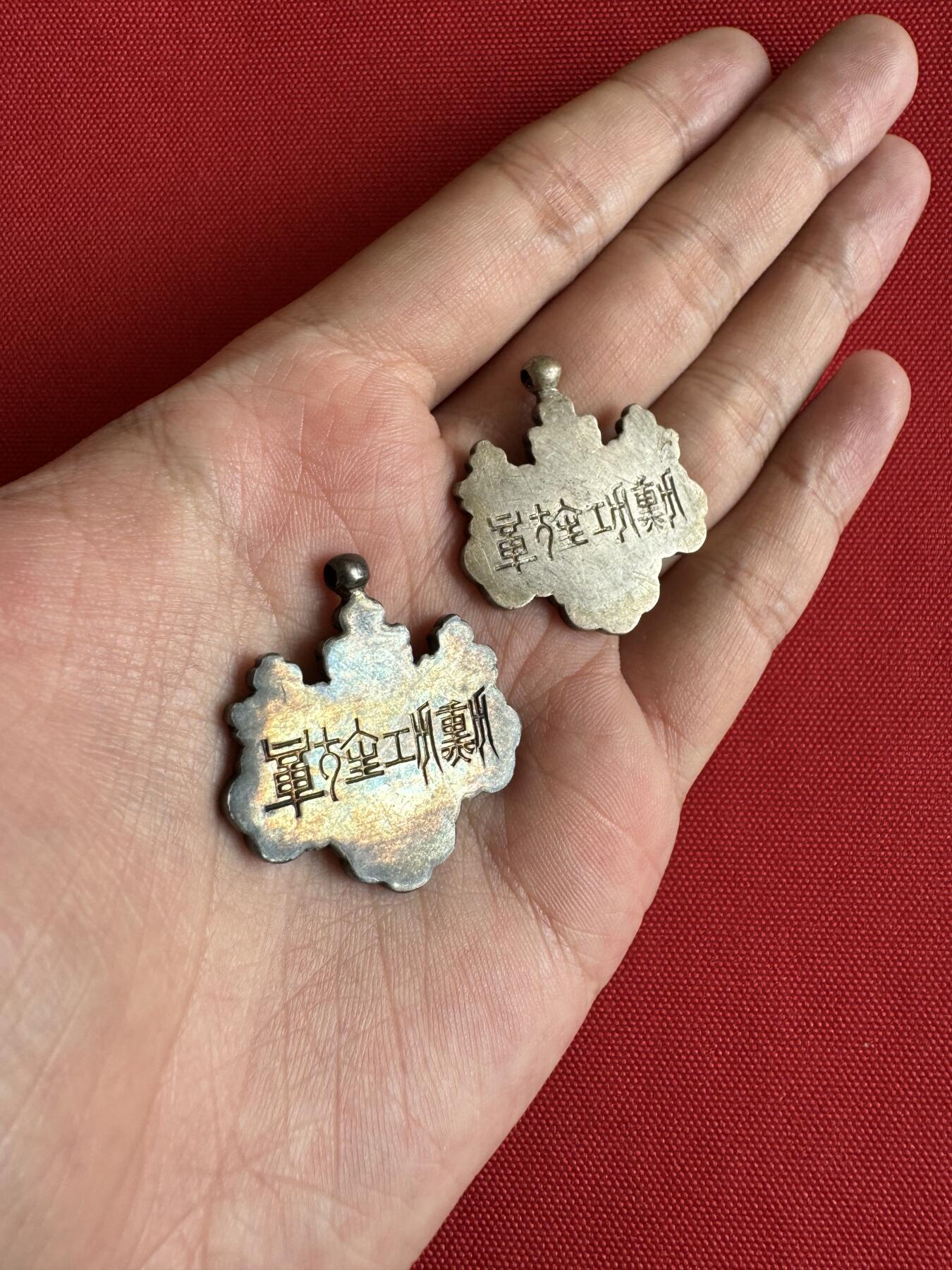 五哥徽章群   2号周二晚上八点4群联拍