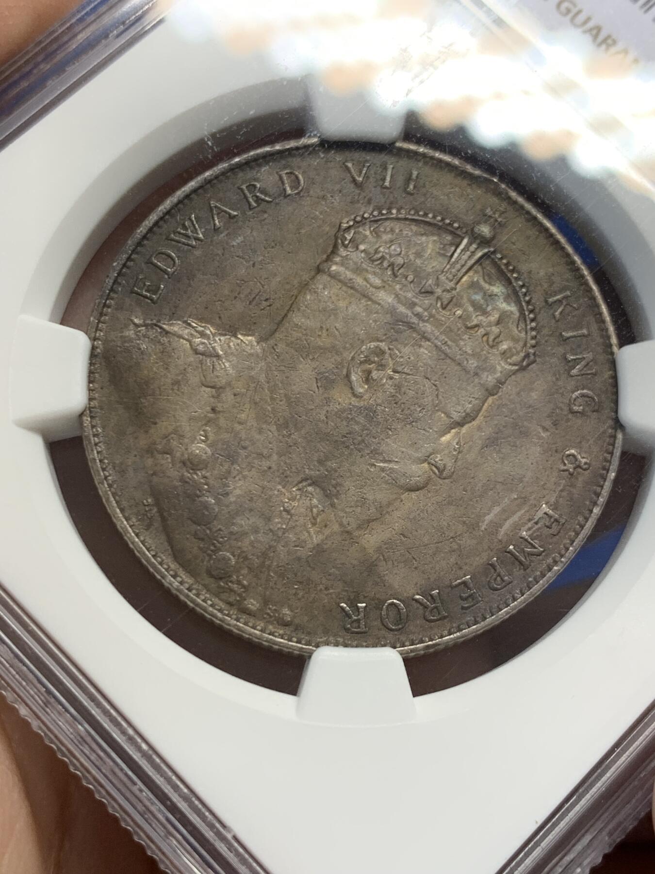 《竞宝斋》第414场 周日，周一，2场连拍 （全场包邮） NGC XFD 海峡 1907 一元银币 背面包浆带彩，热门品种，高性价比之选，细节很好，品质上乘