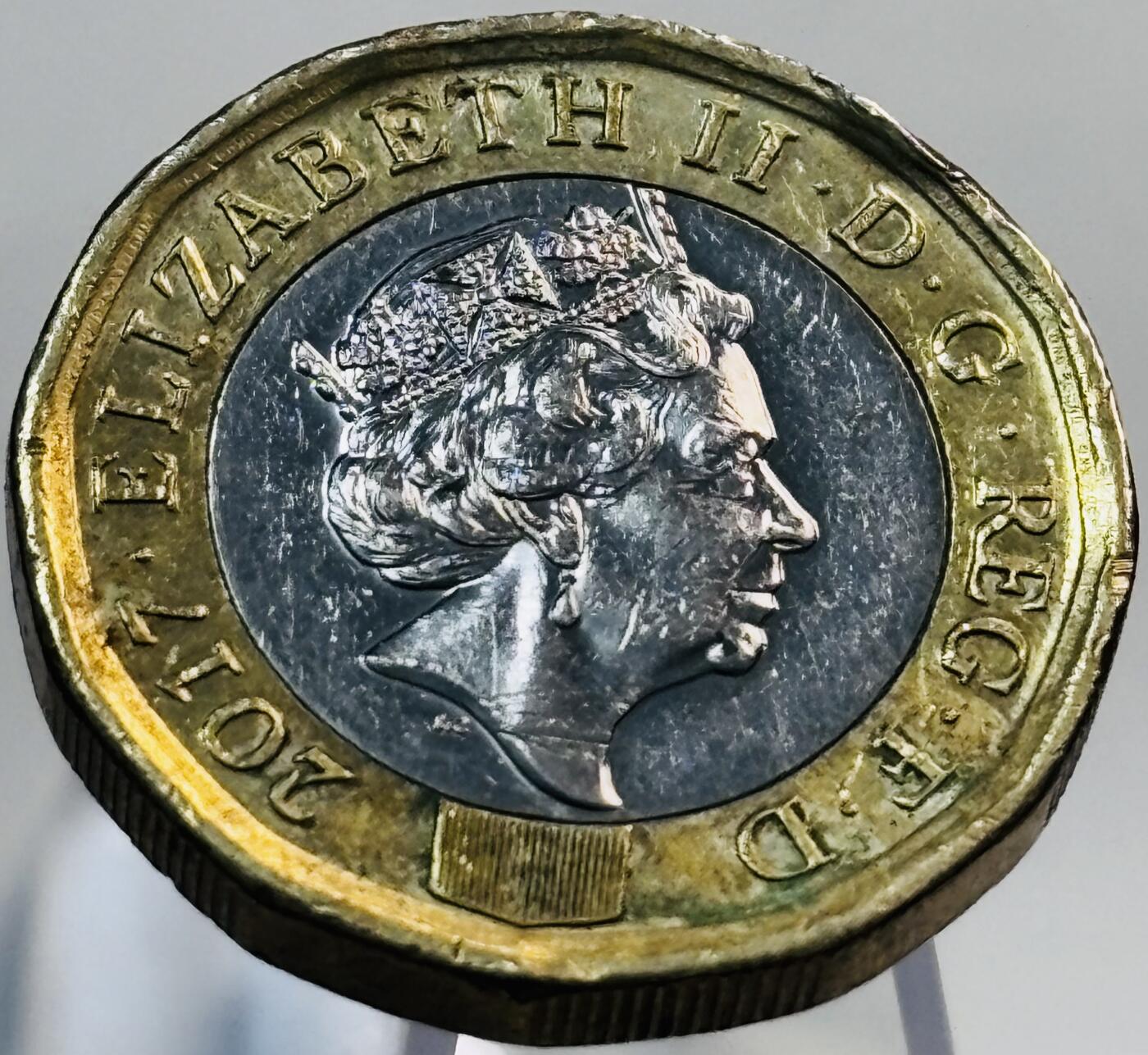 文馨钱币收藏第 269 场，长期接收代拍品 少见好品 2017 年英国 1 英镑双色纪念币