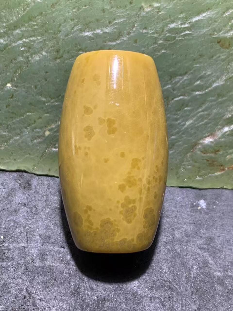 精美罕见黄冻料战国红玛瑙桶珠一个，