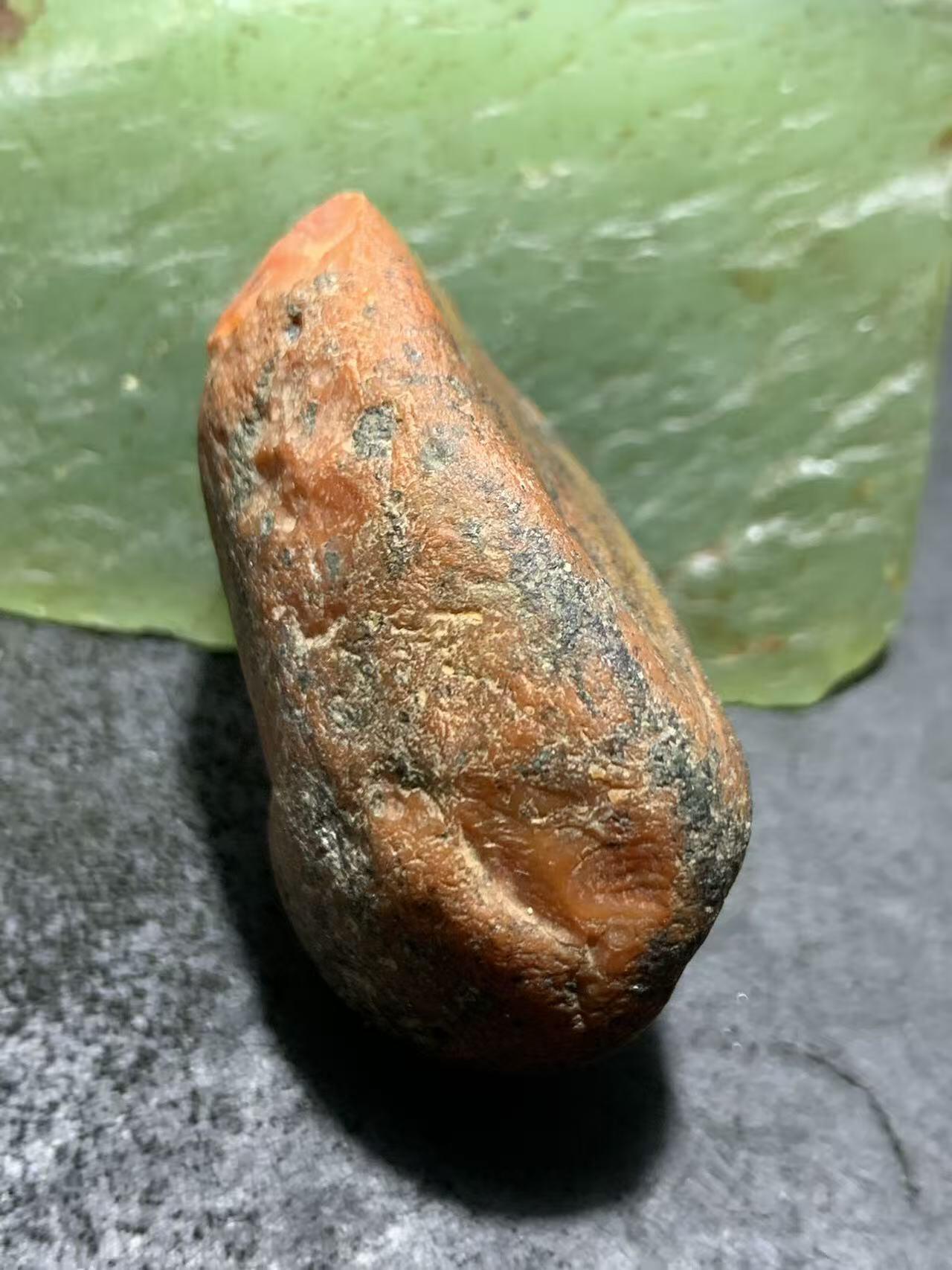 精美柿子红皮开窗料红白南红玛瑙原石一颗