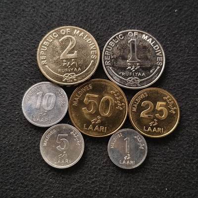 【全场包邮】纯粹捡漏拍457场 - 马尔代夫各年份7枚套币