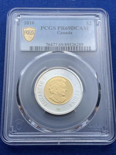 《竞宝斋》第415场 周日，周一，2场连拍 （全场包邮） - PCGS PR69DCAM 加拿大2010年2元全银双色精制币 中间银镀金!金色北极熊漂亮极了 唯一冠军分！