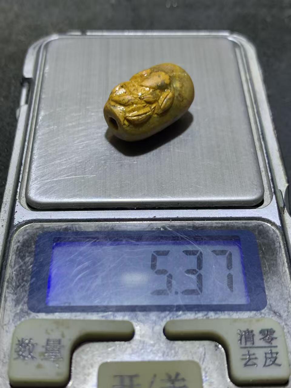 精美亚光高玉化黄金草花纹战国红玛瑙手工雕刻金莲花桶珠一颗！