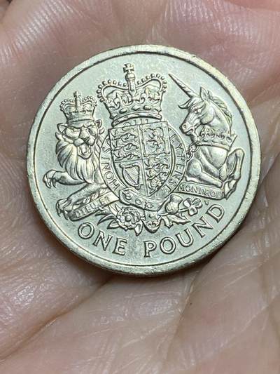 2025年第八十四场(总第一百一十场）外国好品散币(免佣金) - 英国🇬🇧2015年1英镑(伊丽莎白二世第五版肖像)