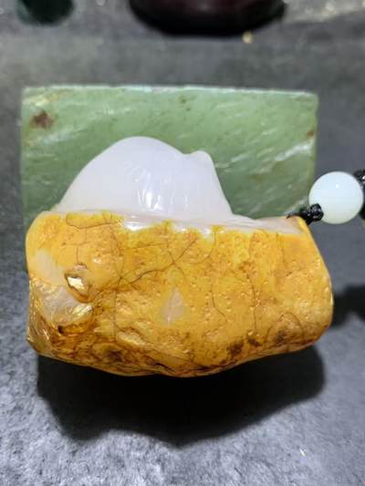 精美天然马达加斯加玛瑙雕刻小鸡出壳把件一个， - 精美天然马达加斯加玛瑙雕刻小鸡出壳把件一个，
