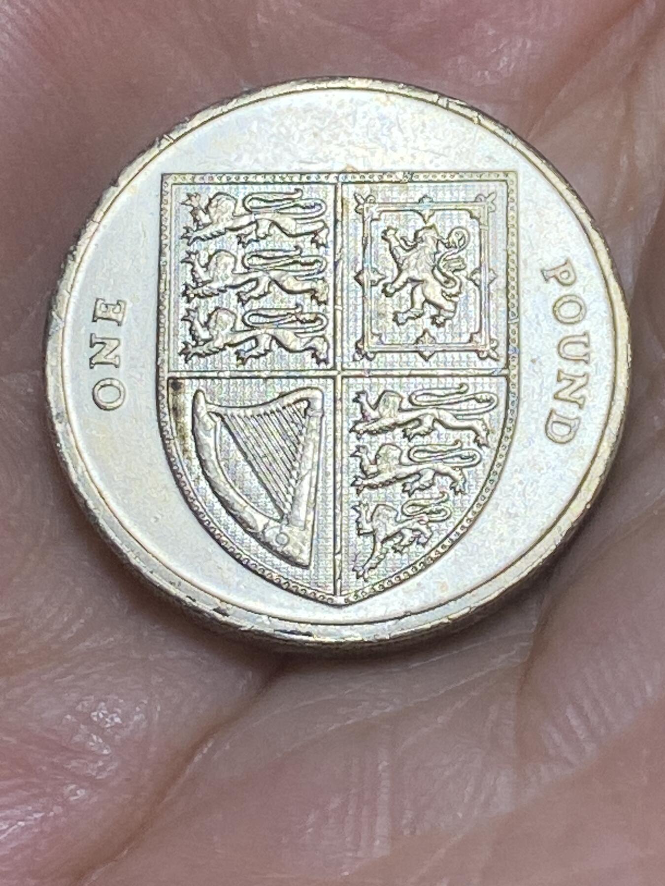2025年第八十四场(总第一百一十场）外国好品散币(免佣金) 英国🇬🇧2010年1英镑(伊丽莎白二世第四版肖像)