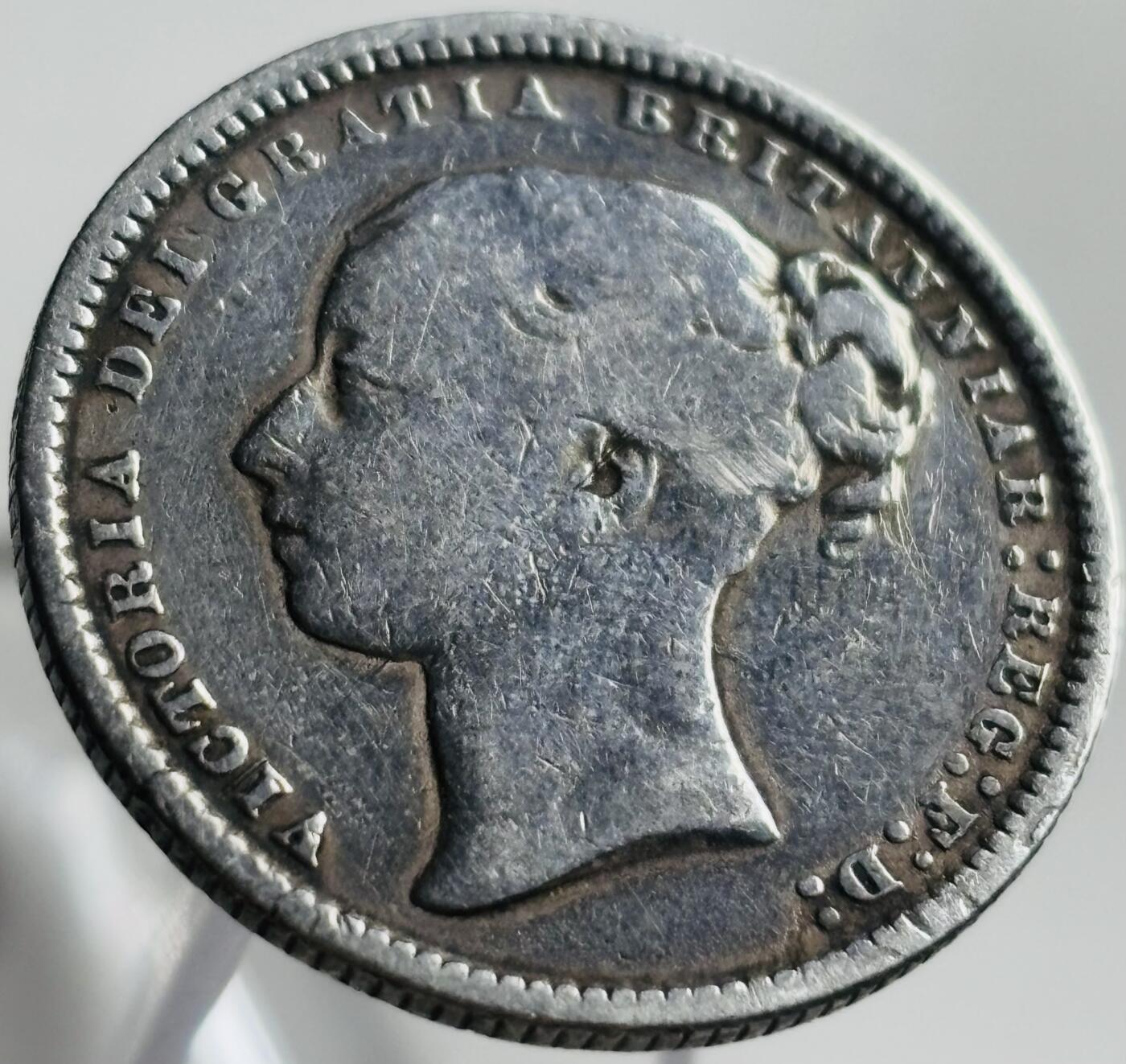 文馨钱币收藏第 269 场，长期接收代拍品 少见好品 1870 年英国维多利亚 1 先令银币