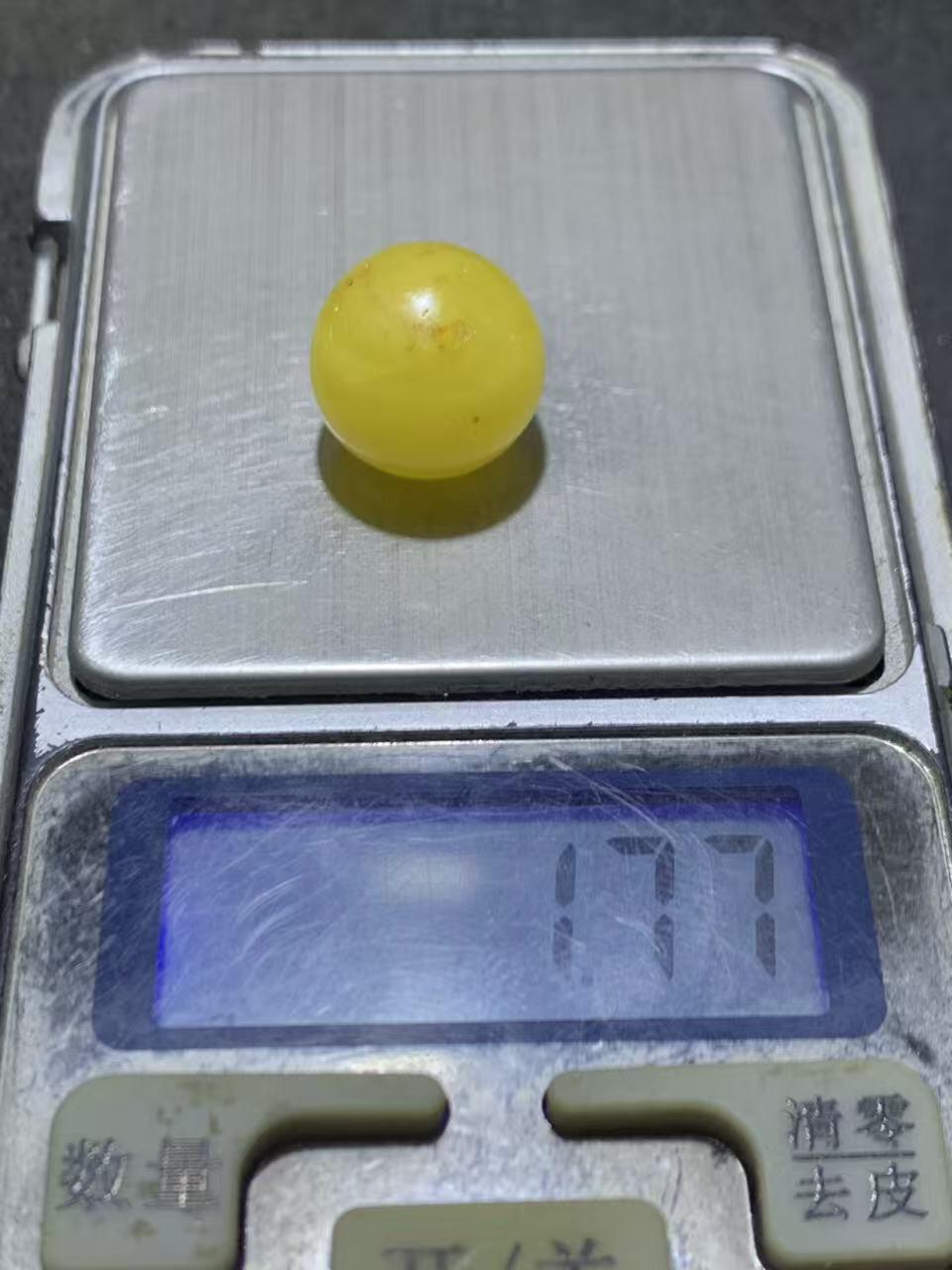天然乌克兰原矿蜜蜡圆珠一颗 蜡色浓郁 原矿无优化 通货特价一颗