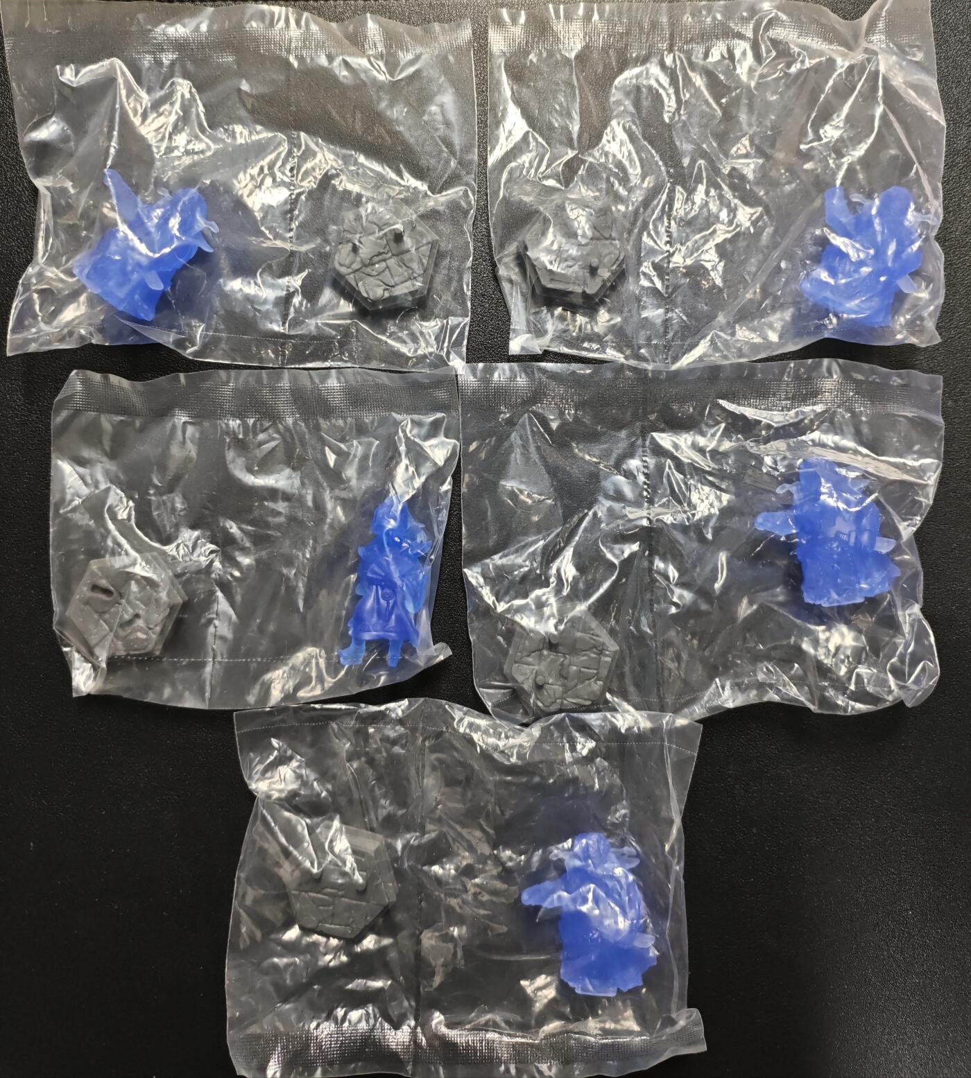 天玑星卡拍第119期《9.4周四截拍》持续收拍收评中 满赠卡需备注 卡游三国 公仔五个