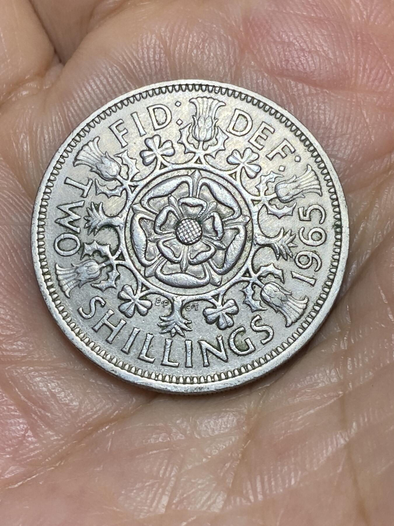 2025年第八十五场(总第一百一十一场）外国好品散币(免佣金) 英国🇬🇧1965年2先令(伊丽莎白二世青年桂冠，第二版)