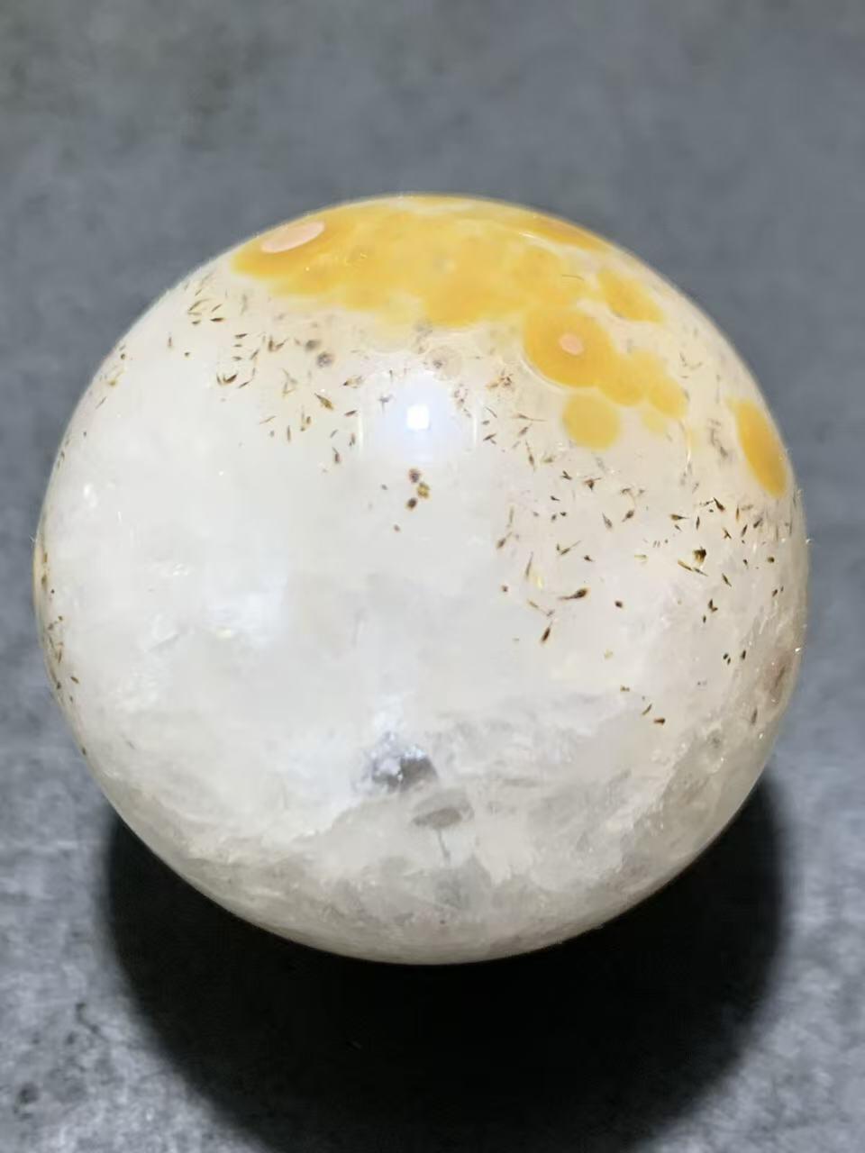 精美满冰花纹糖心料气泡纹战国红玛瑙大圆珠一颗！