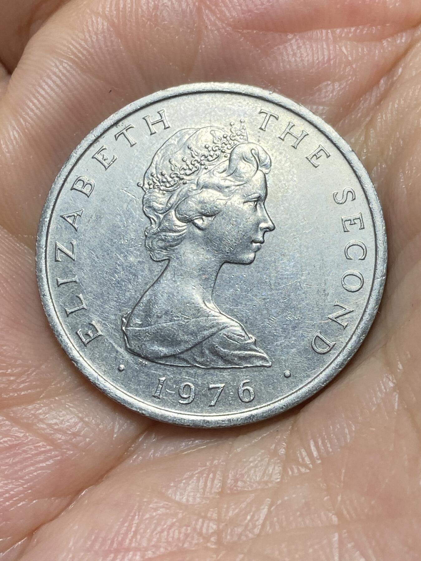 2025年第八十五场(总第一百一十一场）外国好品散币(免佣金) 英属马恩岛🇮🇲1976年10便士(伊丽莎白二世中年花冠，十进制第二版，首发年)